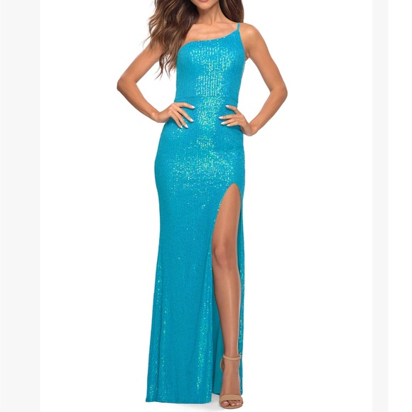 Size 4 La Femme gown. Unaltered, smoke free home and only worn for a few hours. - Picture 3 of 3